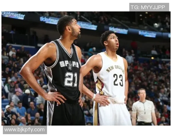 邓肯与诺维斯基的传奇对决：两位巨星的巅峰时刻与篮球哲学探讨